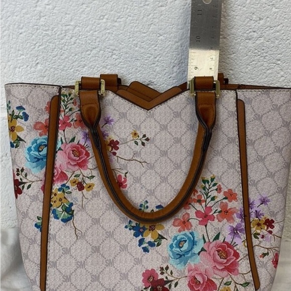 Steve Madden Bjapan floral crossbody bag - Picture 9 of 10